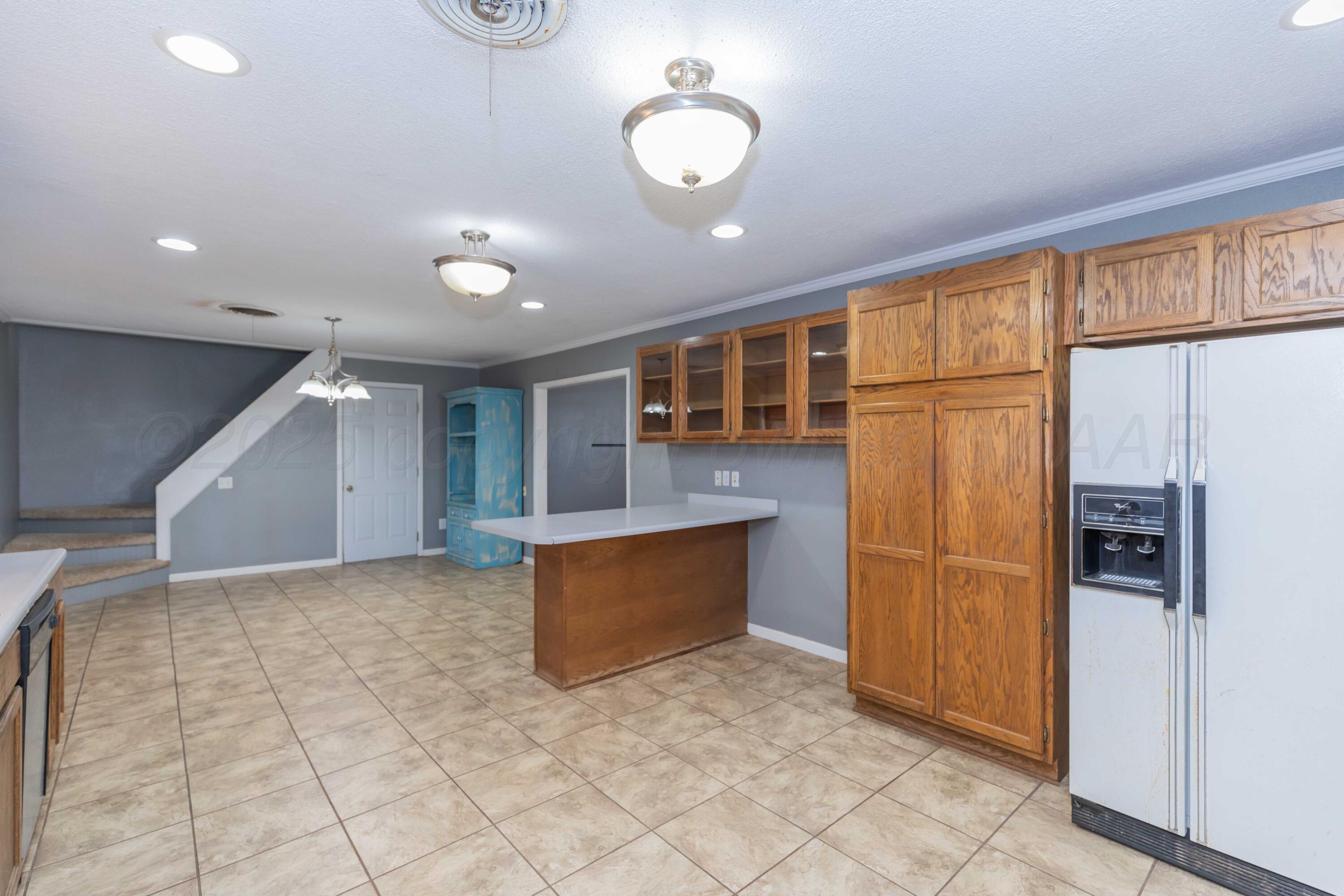 1209 South Main Street Shamrock, TX 79079 - Photo 13 of 45 KITCHEN VIEW 2