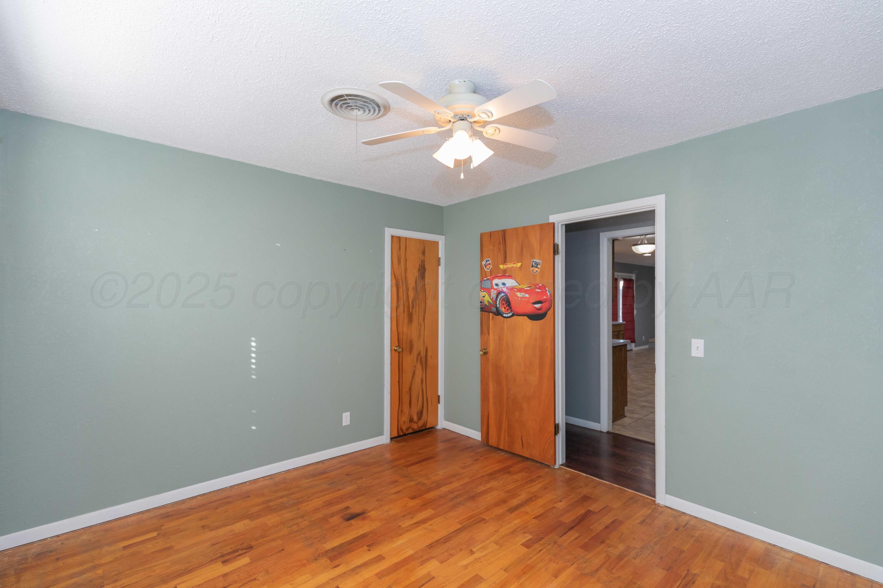 1209 South Main Street Shamrock, TX 79079 - Photo 20 of 45 BEDROOM 3 VIEW 4