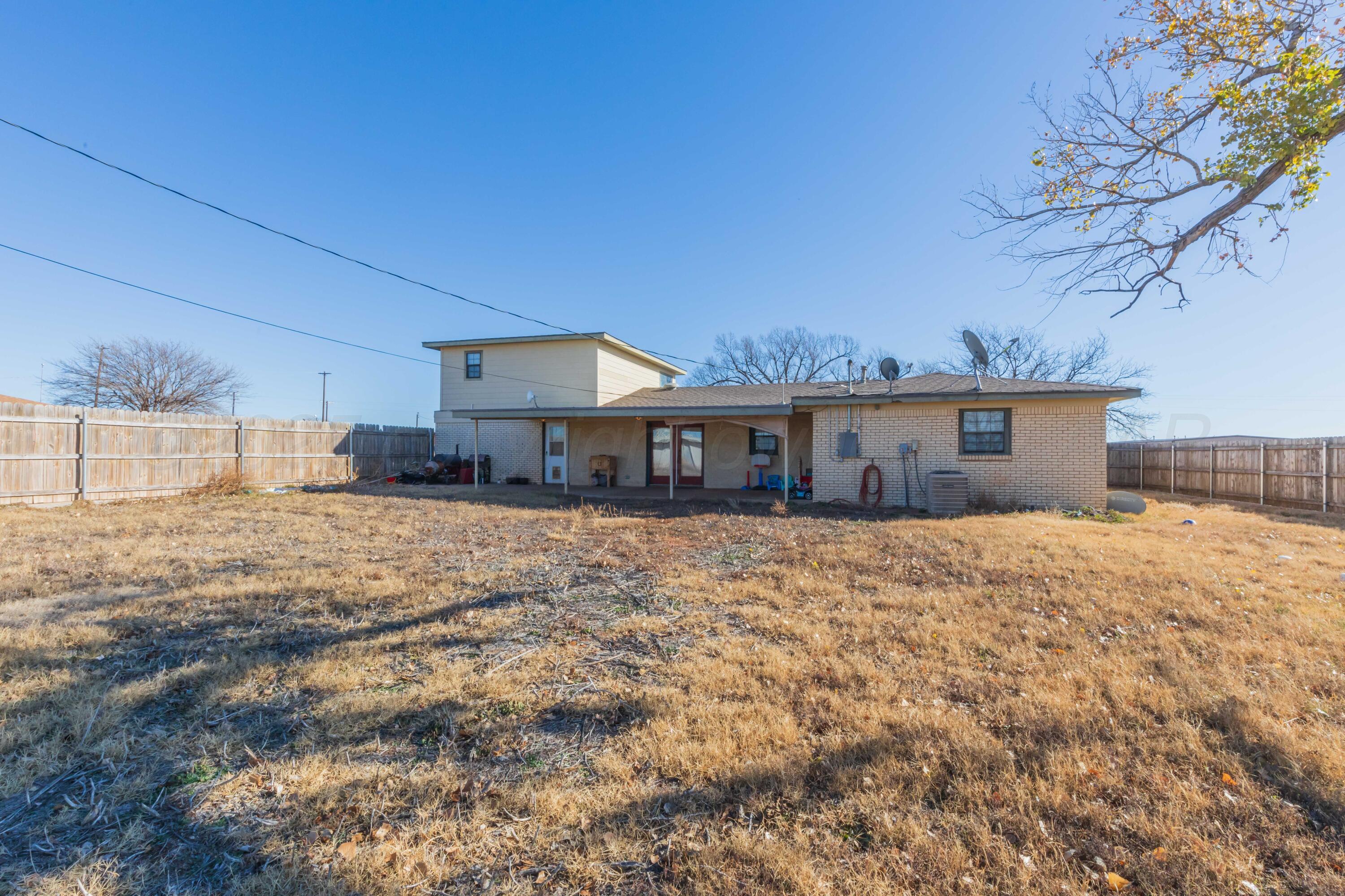 1209 South Main Street Shamrock, TX 79079 - Photo 44 of 45 BACKYARD VIEW 2