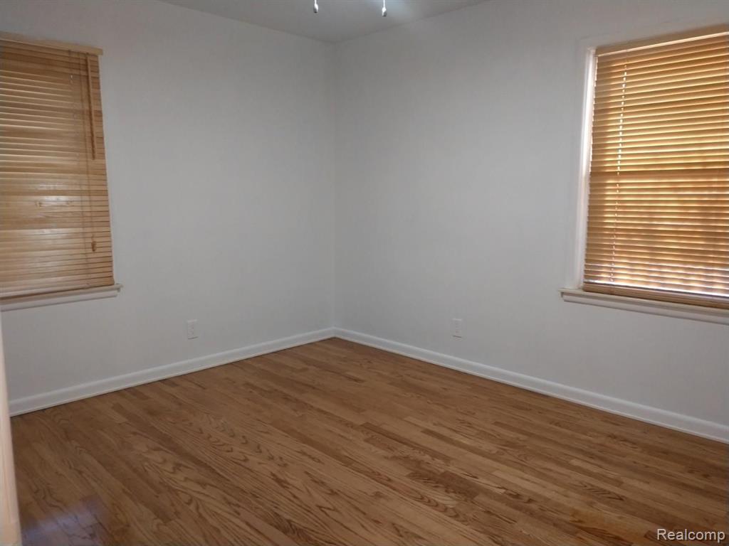 3032 Trafford Road Royal Oak, MI 48073 - Photo 10 of 22