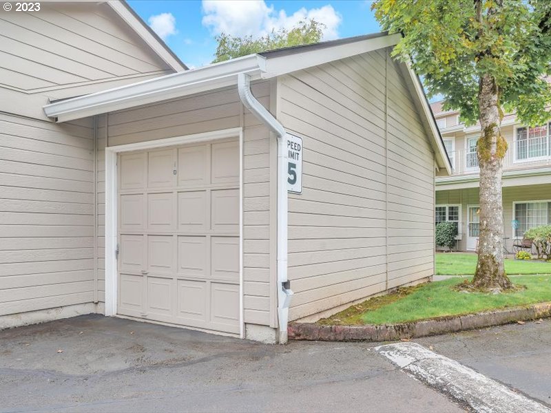 13775 Southwest Scholls Ferry Road, Unit 107 Beaverton, OR 97008 - Photo 27 of 35 Gallery Image 27