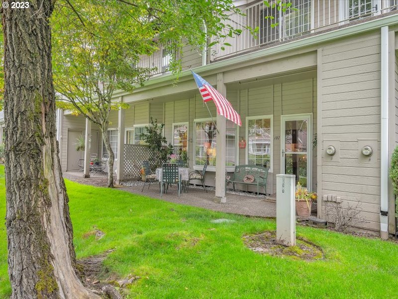 13775 Southwest Scholls Ferry Road, Unit 107 Beaverton, OR 97008 - Photo 31 of 35 Gallery Image 31