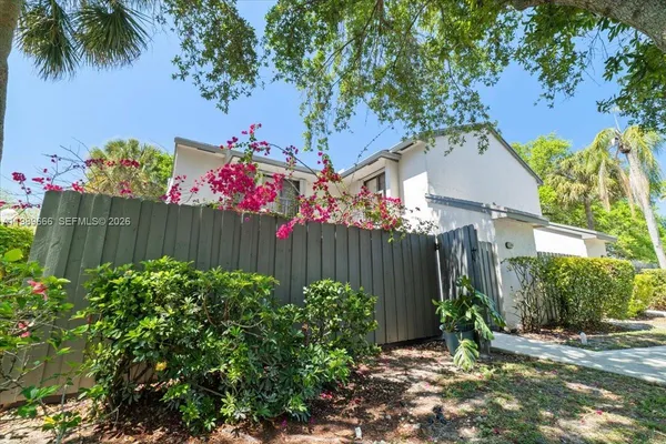 $2,500 | Karanda Village I, Coconut Creek, FL 33063