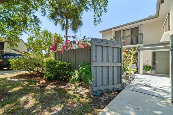 $2,500 | Karanda Village I, Coconut Creek, FL 33063