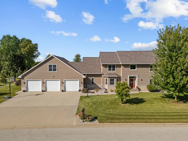 $729,900 | W5071 Cherrywood Court, Sherwood, WI 54169