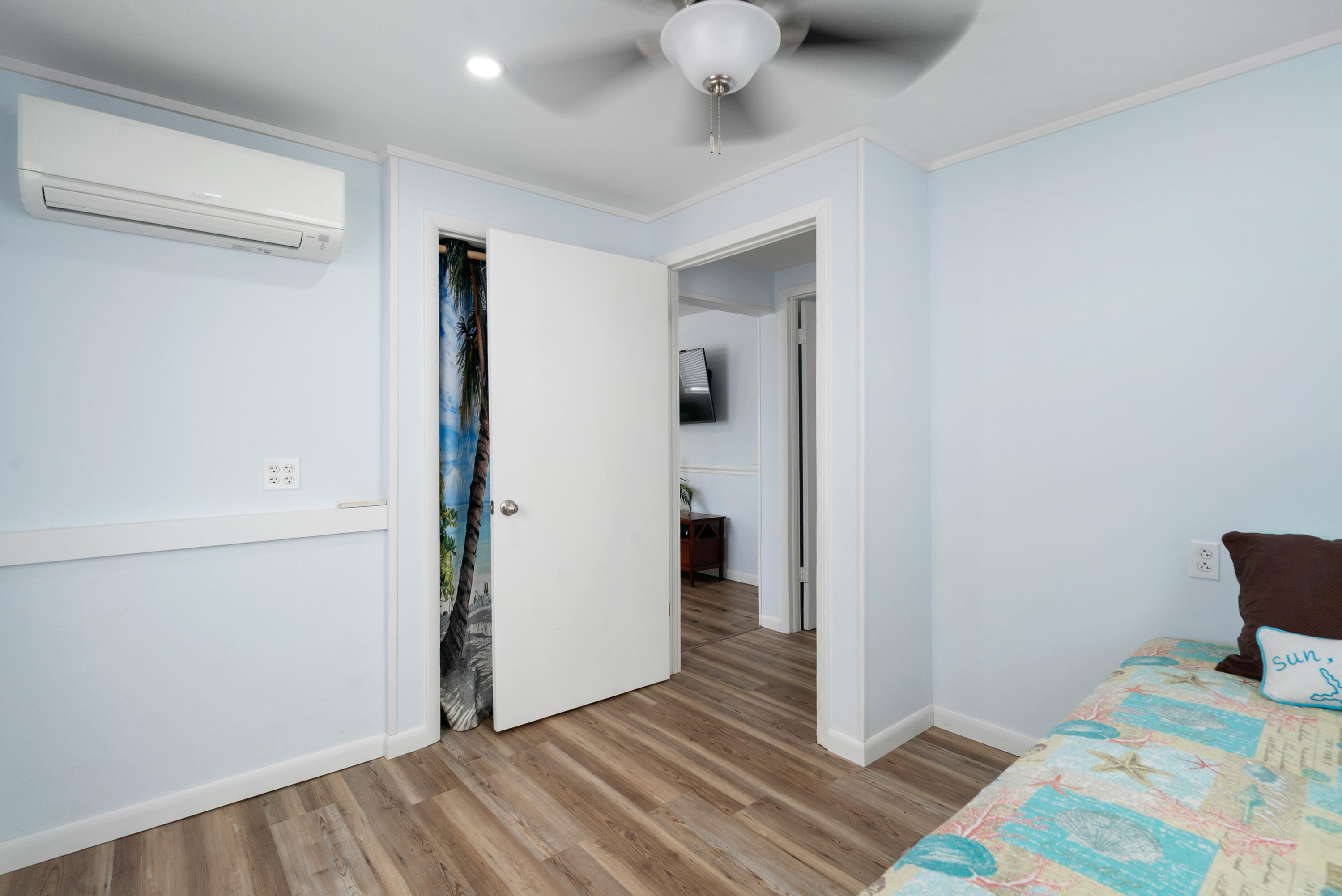 4 Tina Place Key Largo, FL 33037 - Photo 16 of 30 Guest bedroom
