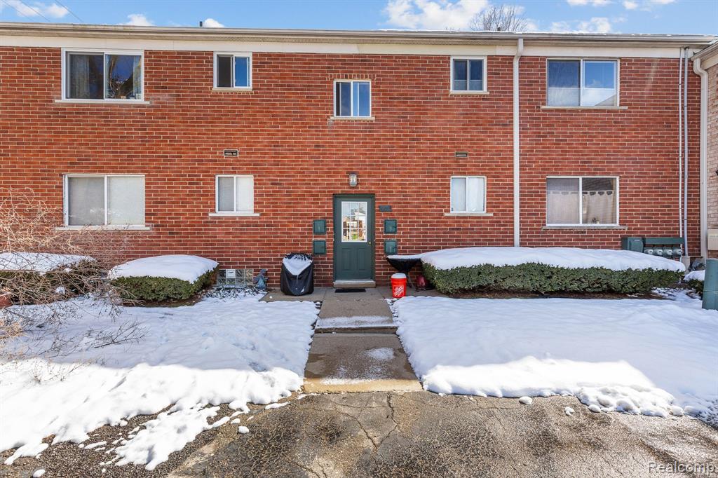 401 Miller Avenue, Unit 206 Rochester, MI 48307 - Photo 3 of 18 Gallery Image 3