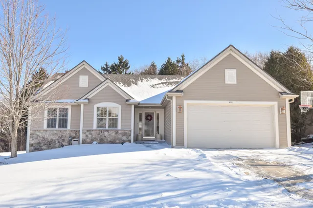 $582,000 | 431 Thurow Drive, Oconomowoc, WI 53066