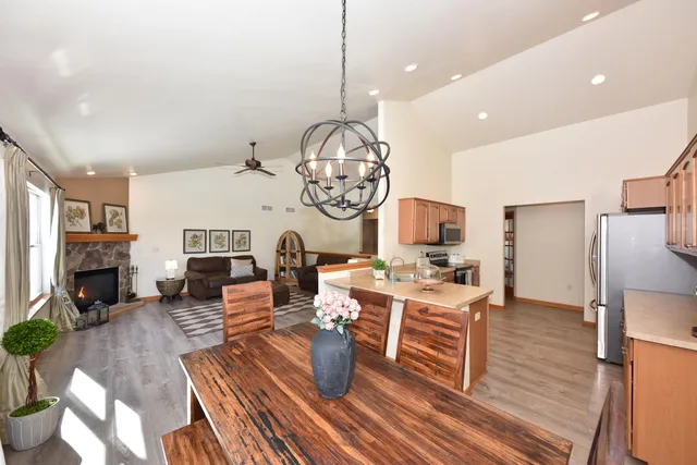 $582,000 | 431 Thurow Drive, Oconomowoc, WI 53066