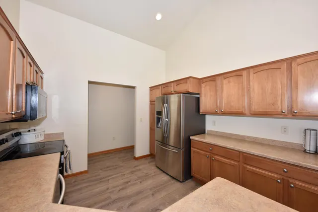 $582,000 | 431 Thurow Drive, Oconomowoc, WI 53066