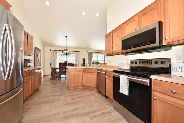 $582,000 | 431 Thurow Drive, Oconomowoc, WI 53066