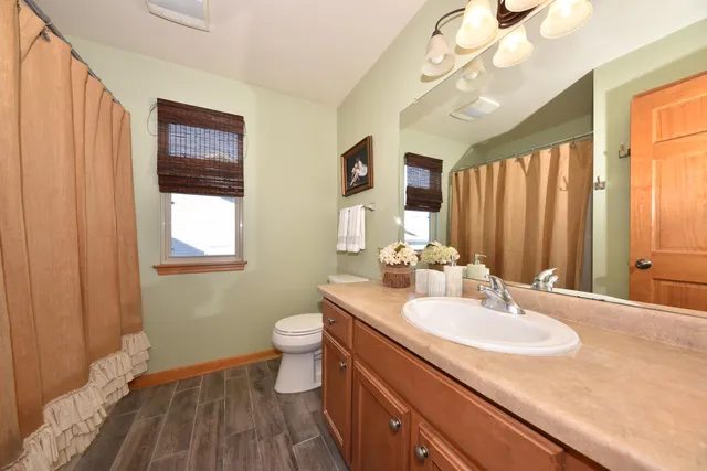 $582,000 | 431 Thurow Drive, Oconomowoc, WI 53066