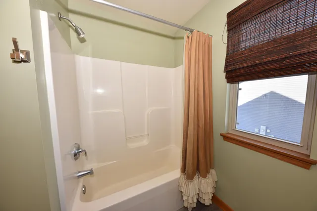 $582,000 | 431 Thurow Drive, Oconomowoc, WI 53066