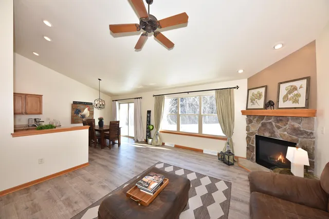 $582,000 | 431 Thurow Drive, Oconomowoc, WI 53066