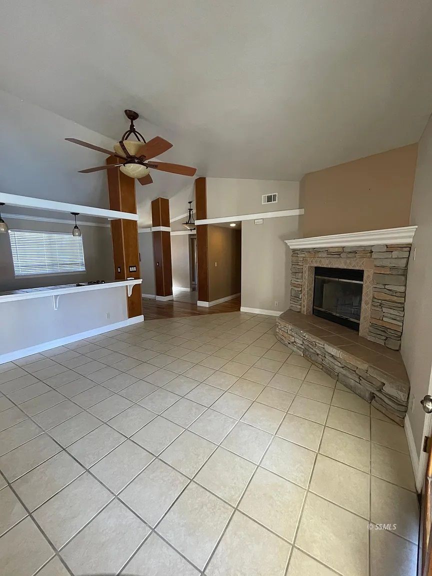 912 Cimarron Court Ridgecrest, CA 93555 - Photo 4 of 23