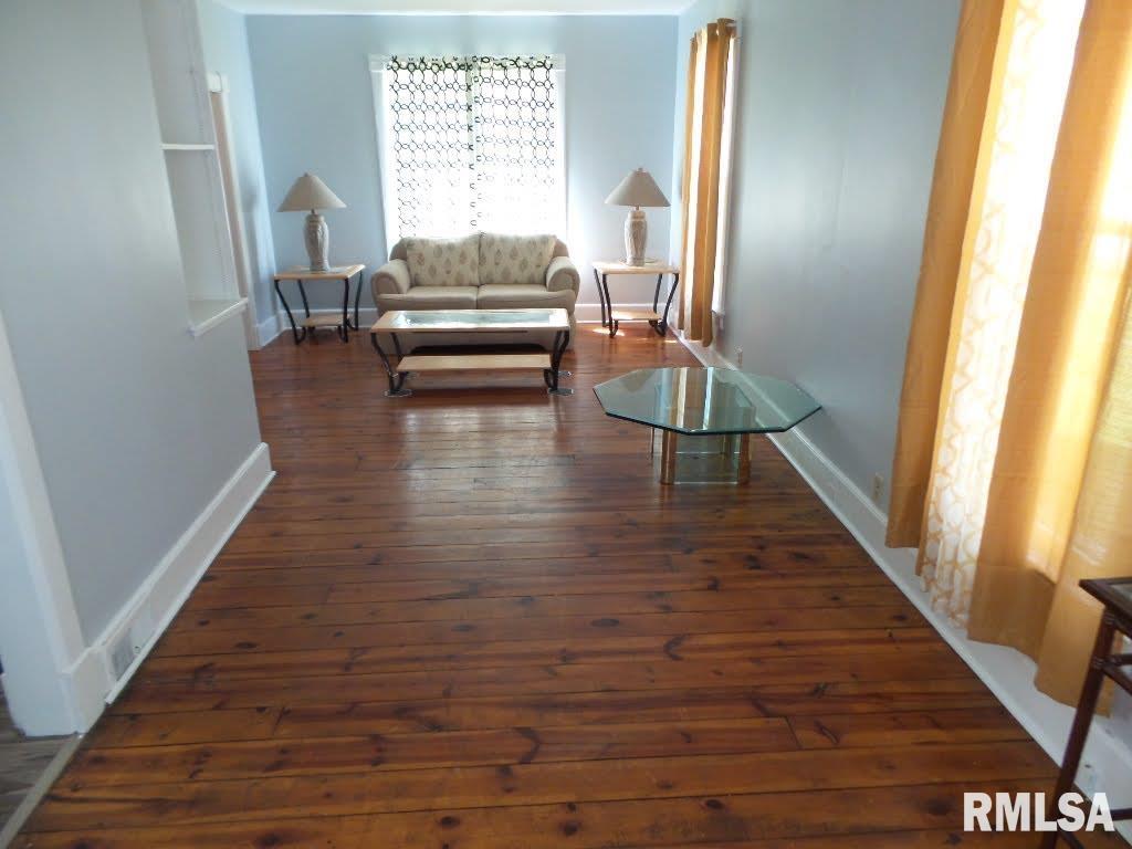 522 North 5th Street Chillicothe, IL 61523 - Photo 8 of 27