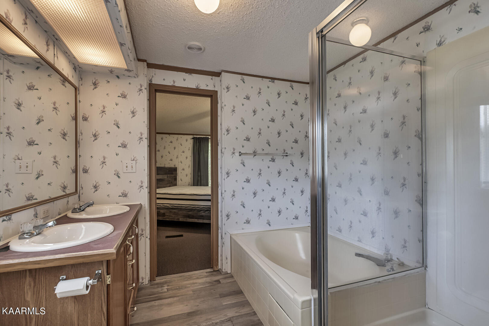 511 South Judd Road Decatur, TN 37322 - Photo 25 of 53 26_JuddLane_511_MasterBath02