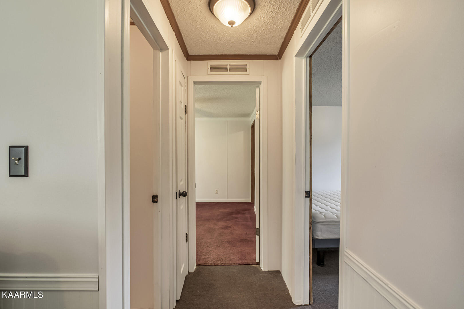 511 South Judd Road Decatur, TN 37322 - Photo 26 of 53 27_JuddLane_511_GuestHall01