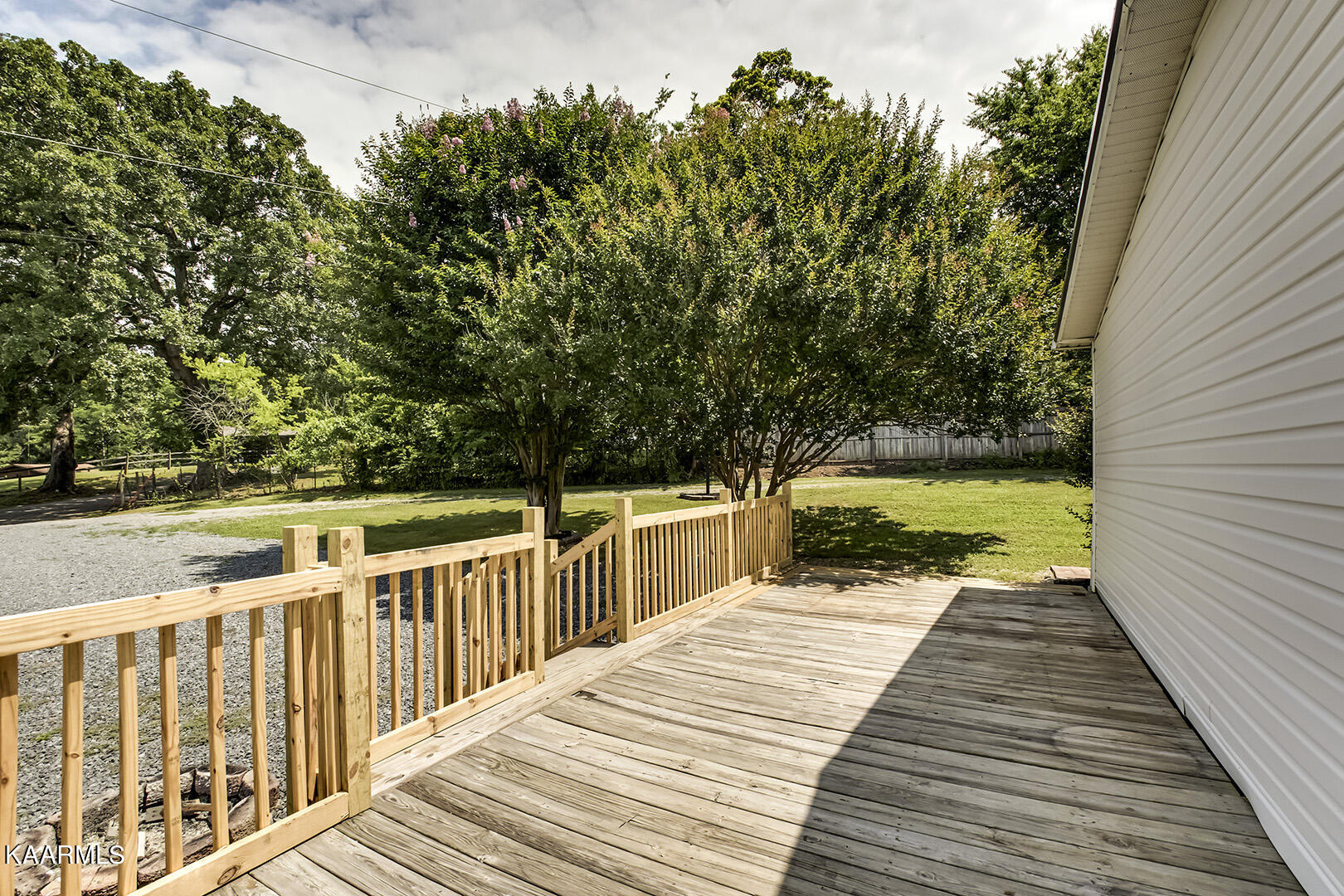 511 South Judd Road Decatur, TN 37322 - Photo 33 of 53 34_JuddLane_511_SideDeck01