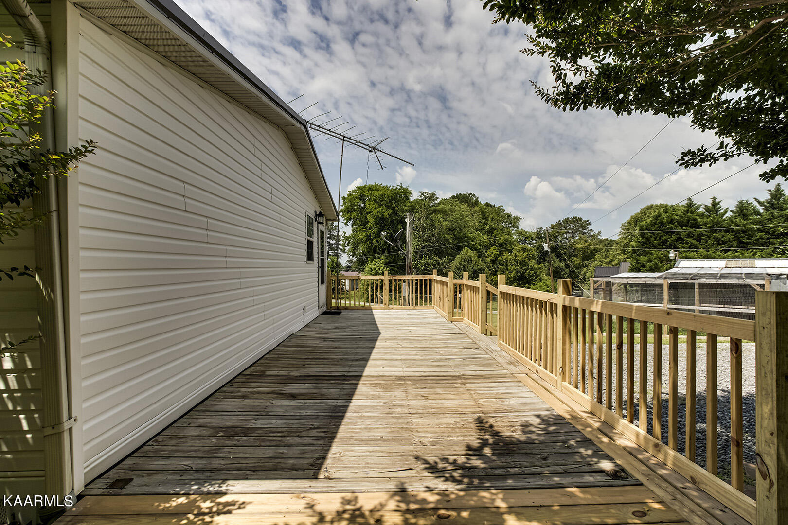 511 South Judd Road Decatur, TN 37322 - Photo 35 of 53 36_JuddLane_511_SideDeck02