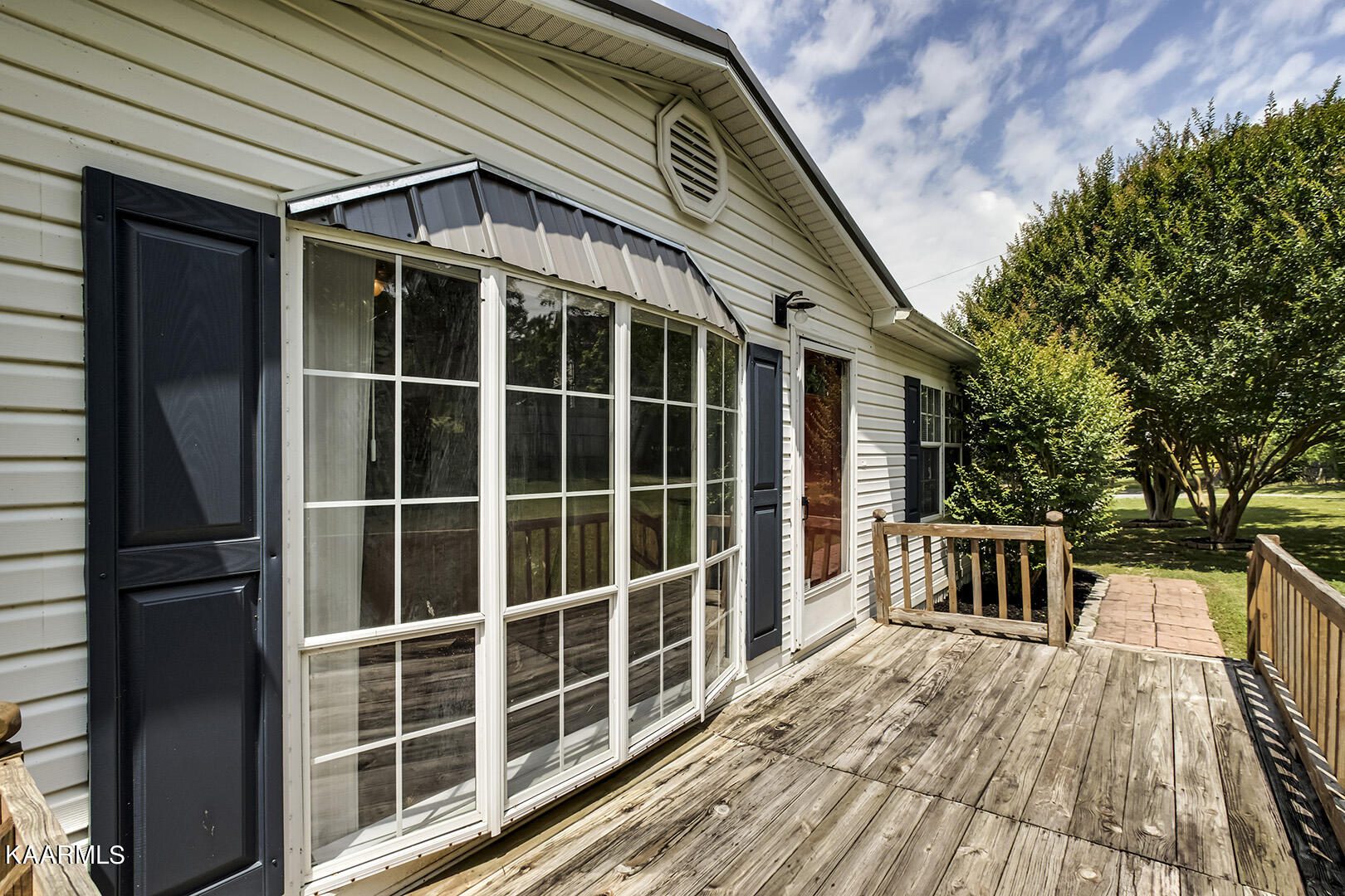 511 South Judd Road Decatur, TN 37322 - Photo 5 of 53 05_JuddLane_511_FrontDeck01