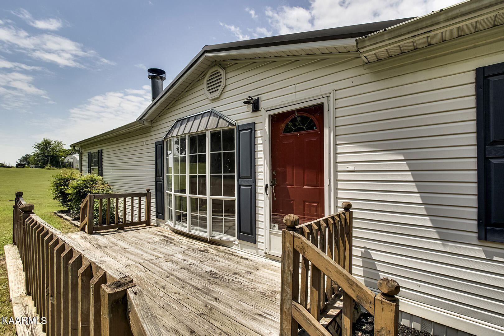 511 South Judd Road Decatur, TN 37322 - Photo 7 of 53 07_JuddLane_511_FrontDeck03