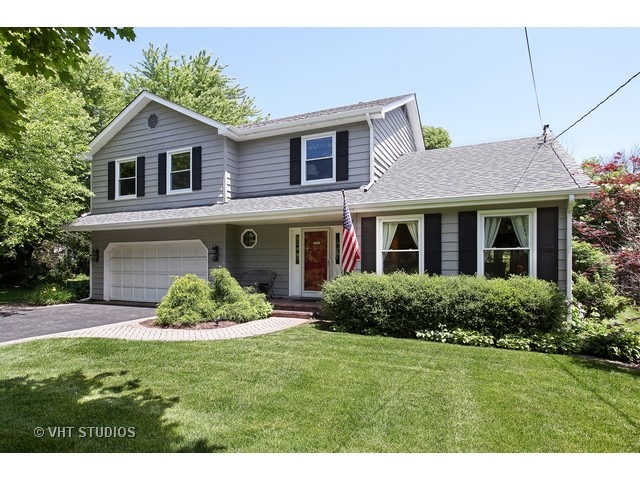 1061 South Ridge Road Lake Forest, IL 60045 - Photo 1 of 22