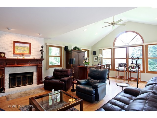 1061 South Ridge Road Lake Forest, IL 60045 - Photo 9 of 22