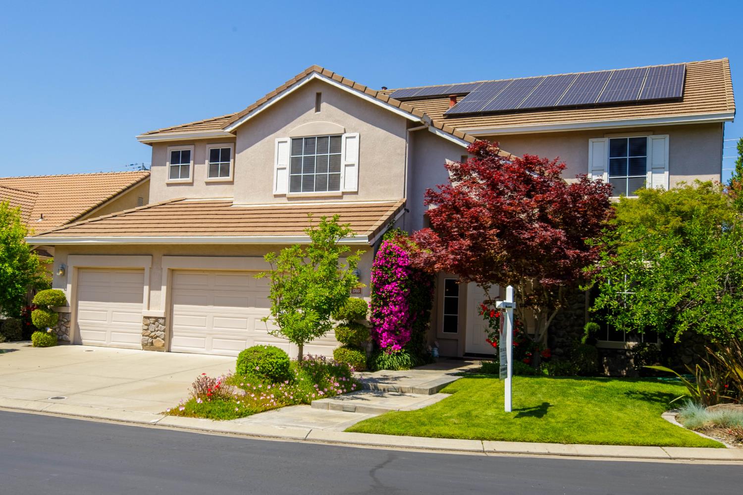 1705 Avignon Lane Modesto, CA 95356 - Photo 5 of 87