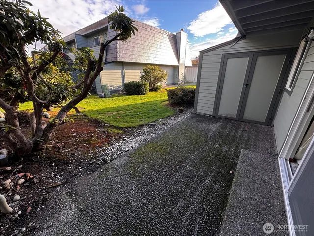 a view of an empty room with window