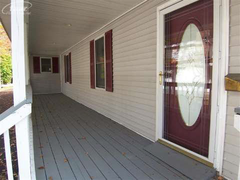 317 West River Road Flushing, MI 48433 - Photo 2 of 28 20377233-1.JPG