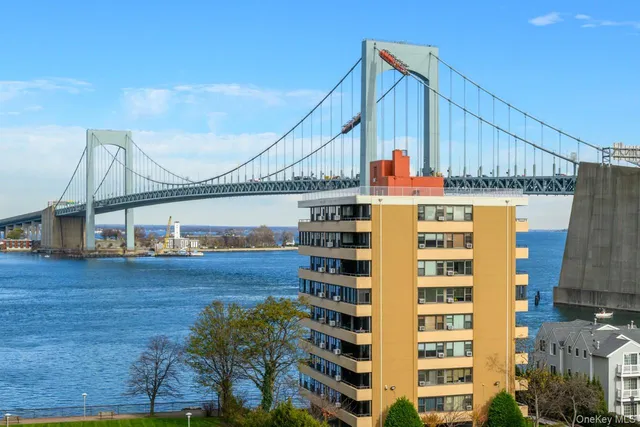 $399,888 | 166-26 Powells Cove Boulevard, Unit 9A | Beechhurst