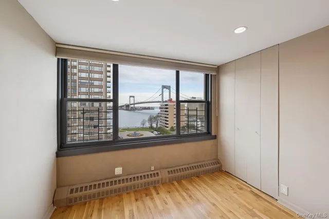 $399,888 | 166-26 Powells Cove Boulevard, Unit 9A | Beechhurst