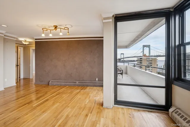 $399,888 | 166-26 Powells Cove Boulevard, Unit 9A | Beechhurst