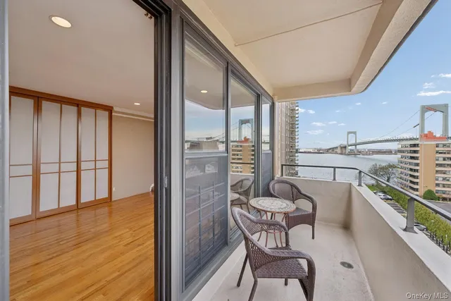 $399,888 | 166-26 Powells Cove Boulevard, Unit 9A | Beechhurst