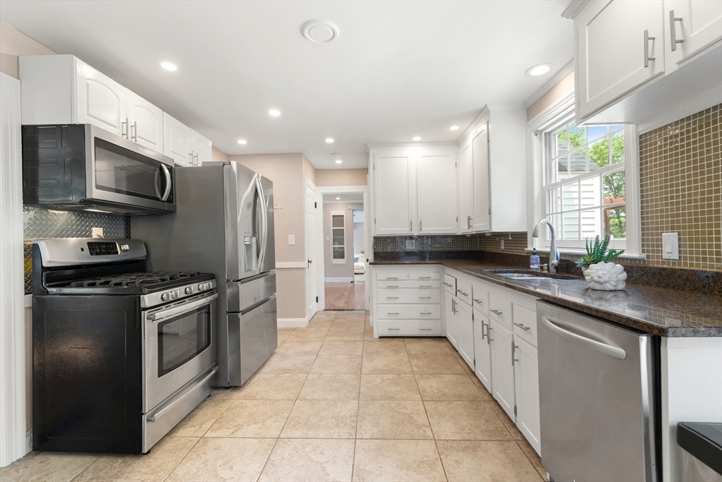 12 Powder House Rd Extension Medford, MA 02155 - Photo 13 of 41