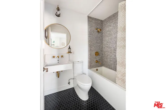 $1,449,000 | 1530 Allesandro Street, Los Angeles, CA 90026