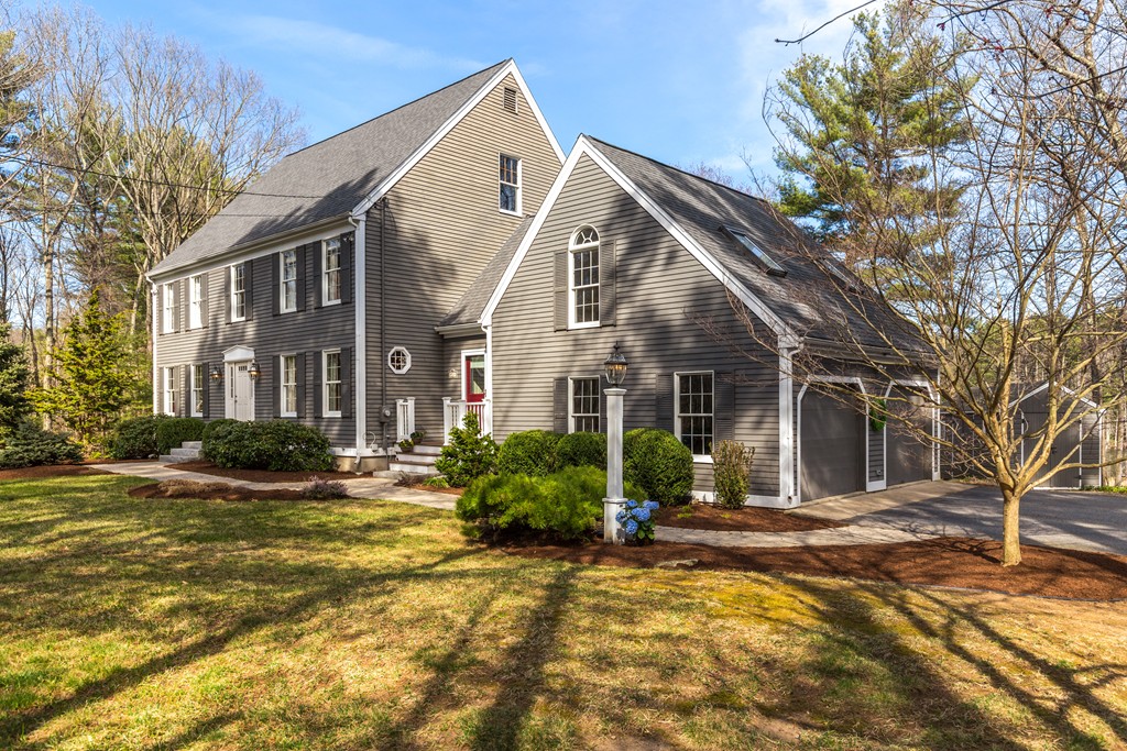 52 Jenkins Road Andover, MA 01810 - Photo 2 of 29 Gallery Image 2