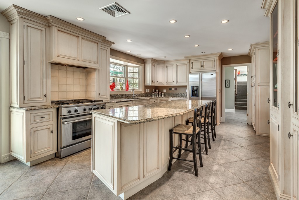 52 Jenkins Road Andover, MA 01810 - Photo 9 of 29 Gallery Image 9