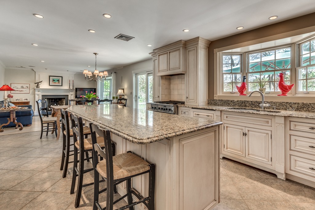 52 Jenkins Road Andover, MA 01810 - Photo 10 of 29 Gallery Image 10