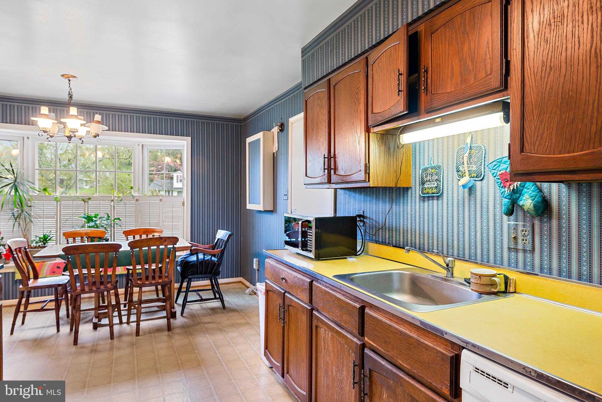 1804 Queensguard Road Silver Spring, MD 20906 - Photo 10 of 31