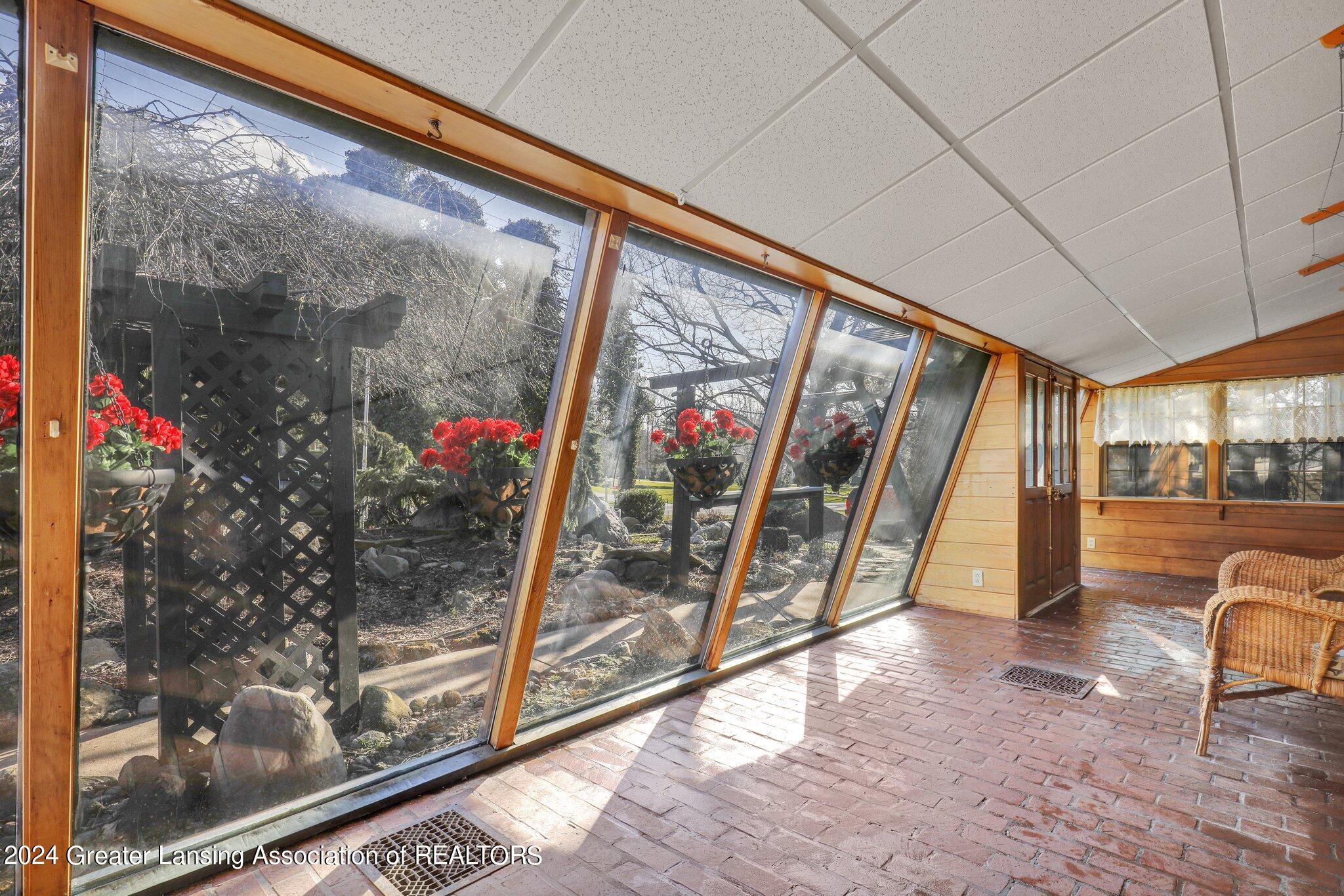 1417 Boichot Road Lansing, MI 48906 - Photo 6 of 54 24-web-or-mls-Open Ended Media-23