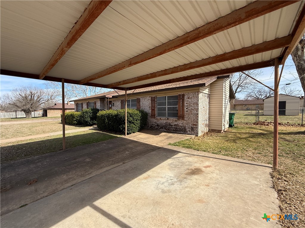 801 Meadowlark Street Hamilton, TX 76531 - Photo 3 of 42