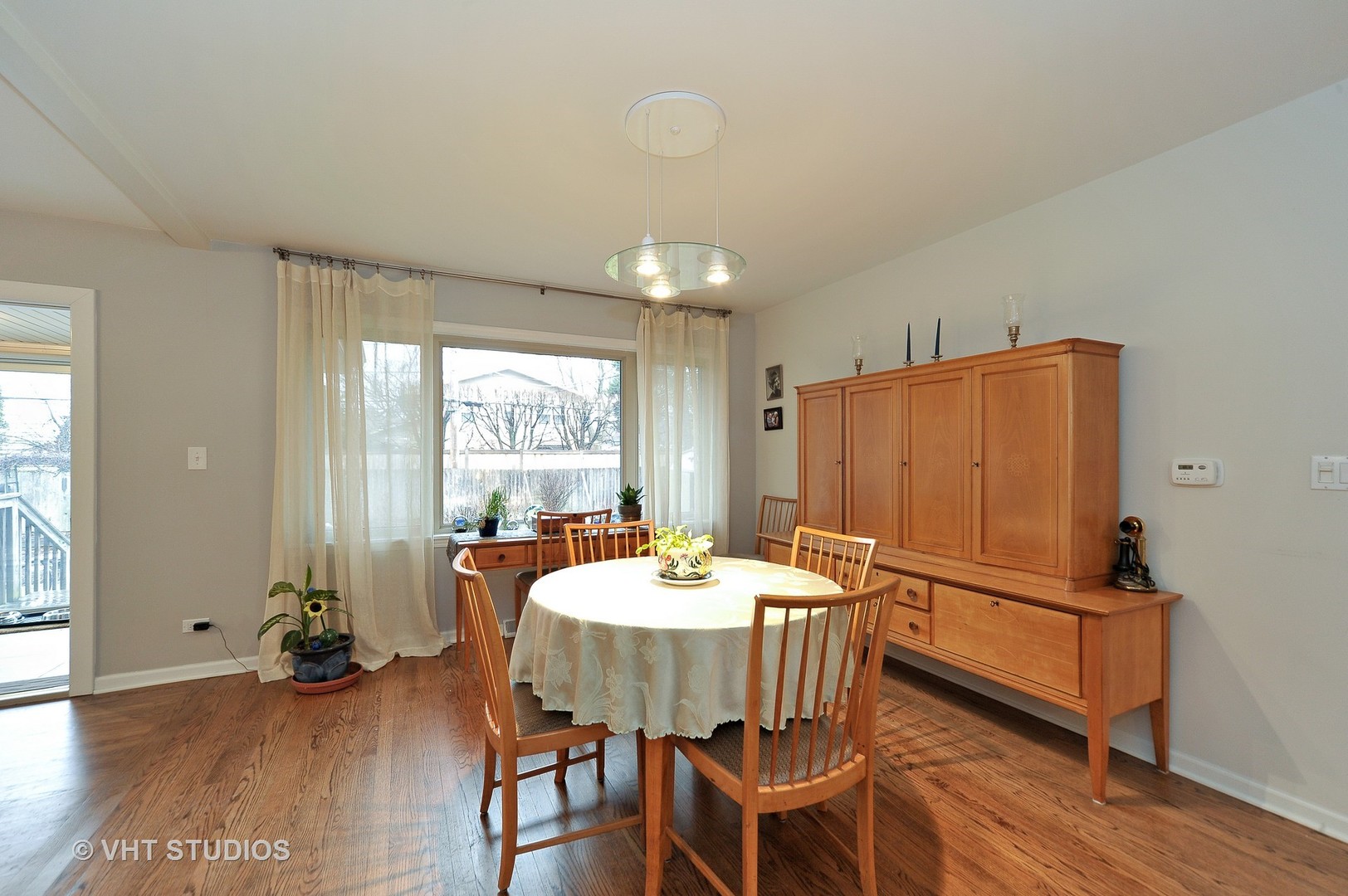 834 Juniper Road Glenview, IL 60025 - Photo 11 of 27 Gallery Image 11