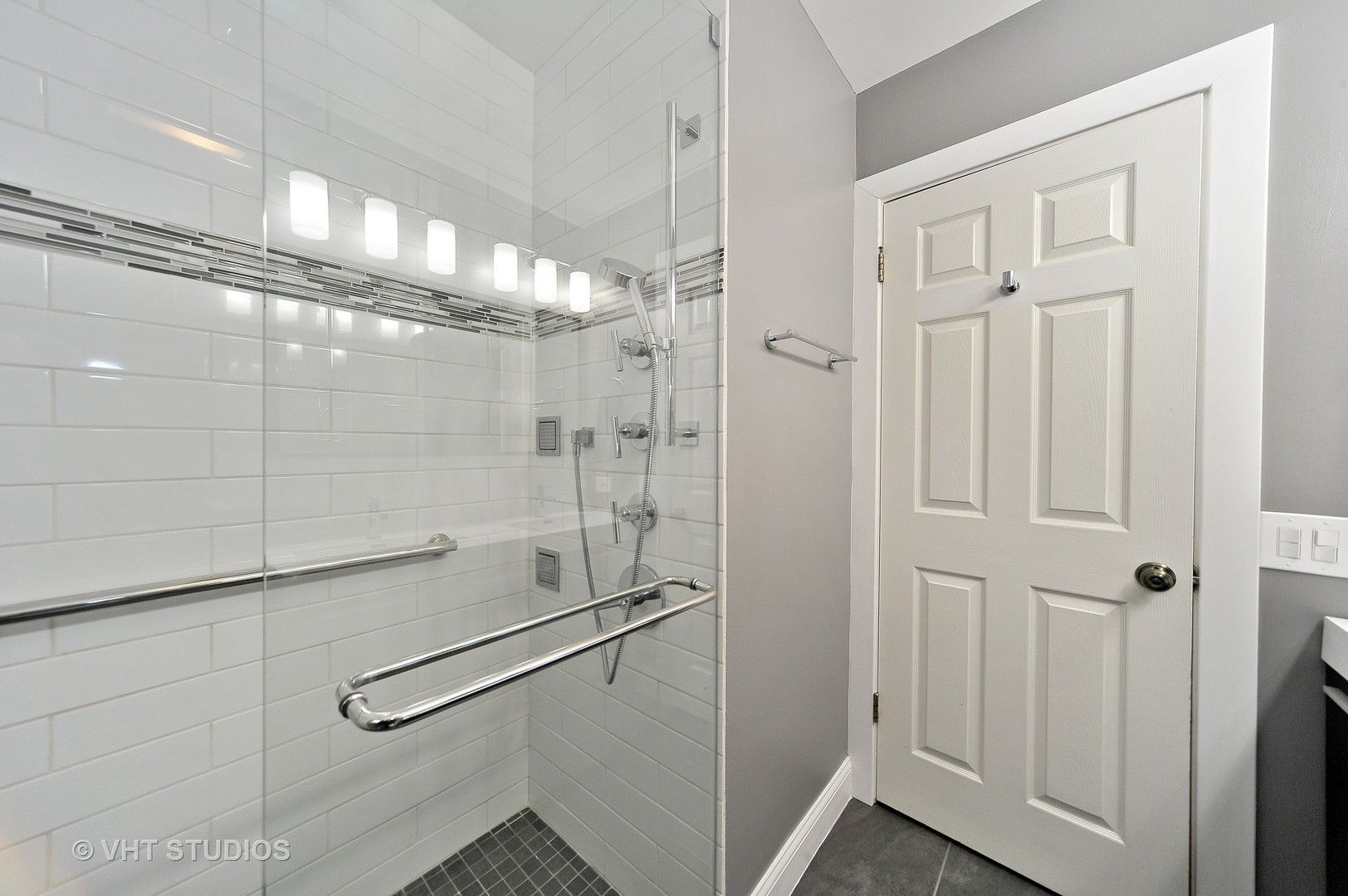 834 Juniper Road Glenview, IL 60025 - Photo 17 of 27 Gallery Image 17
