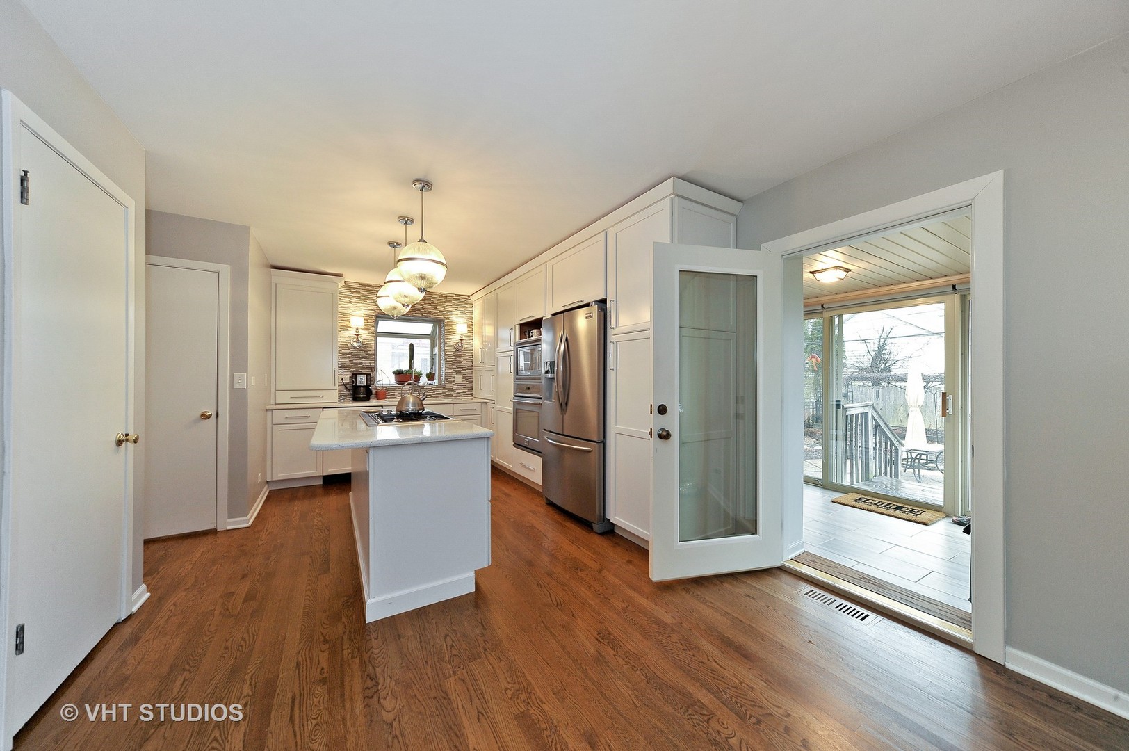 834 Juniper Road Glenview, IL 60025 - Photo 8 of 27 Gallery Image 8