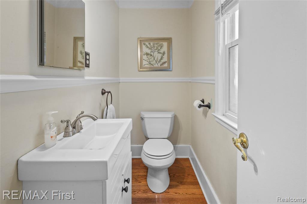 324 Fisher Road Grosse Pointe Farms, MI 48230 - Photo 11 of 22