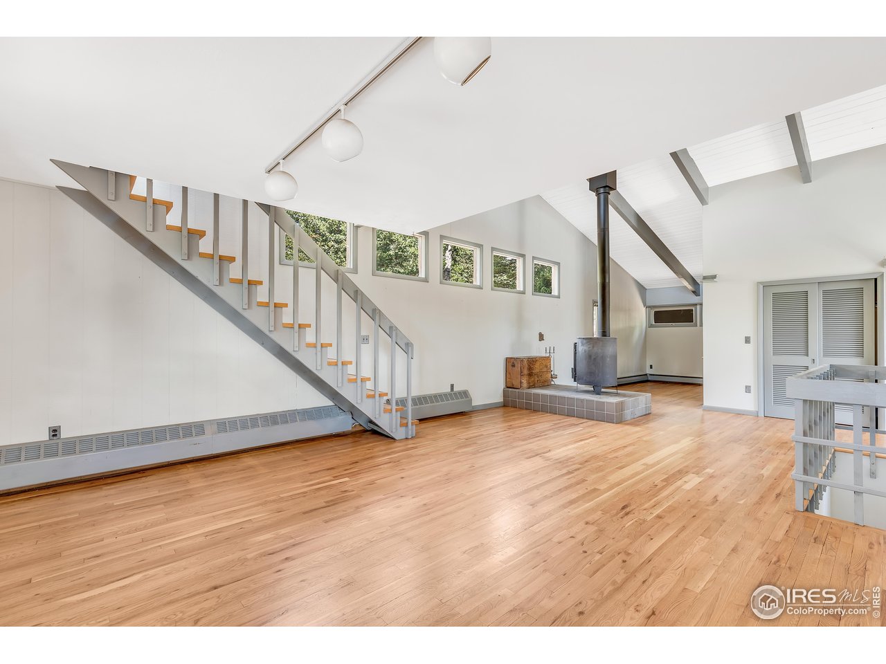 5566 Sugarloaf Road Boulder, CO 80302 - Photo 4 of 35