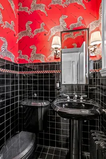 $2,095,000 | 331 East Witchwood Lane, Lake Bluff, IL 60044