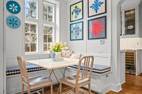 $2,095,000 | 331 East Witchwood Lane, Lake Bluff, IL 60044